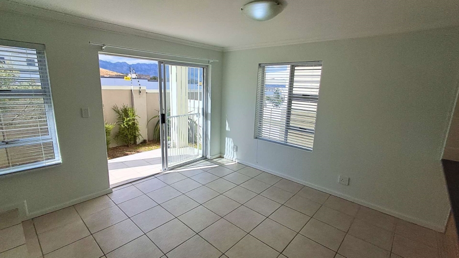 To Let 2 Bedroom Property for Rent in Somerset West Western Cape